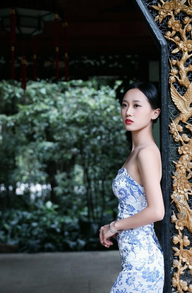 文思泉涌■谁将故事写成诗，一吟一唱一低眉