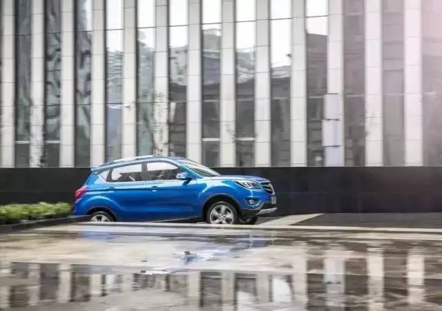 【汽车爱好者】刚买新车的老铁们！这四个不能做的要切记？