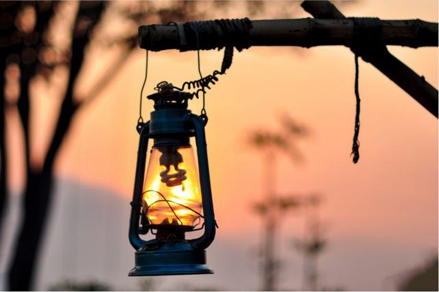 【成功的起点】青春是合不上的书，爱情是扔出了就收不回的赌注