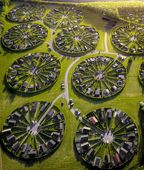 无人机俯瞰丹麦环形“花园城市”宛如世外桃源