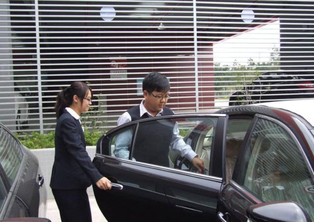 思凡谈车@去4s店里买车，说出这4个“暗语”，或许能给你省很多钱