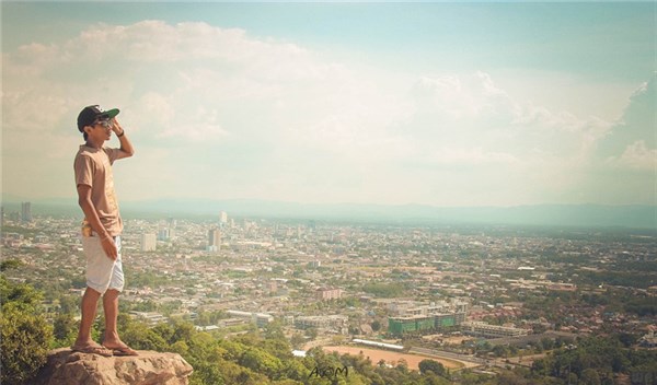 光明网■努力做一个善良的人，做一个心态阳光的人，做一个积极向上的人！