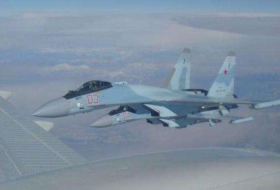 土耳其行动太过分，俄罗斯被迫表明态度，试射导弹，苏35拦截F16