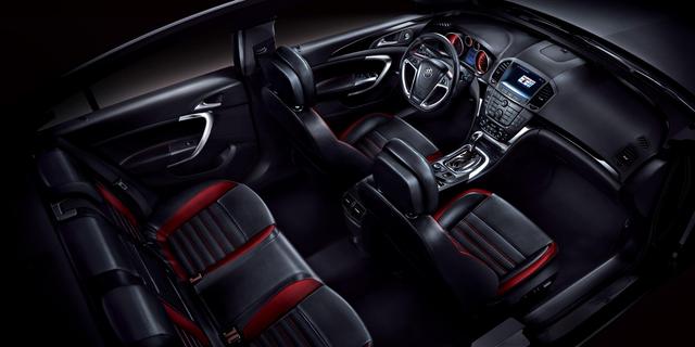 【汽车教练新媒体】为什么大部分汽车后排地板中间都会凸起？大部分人都不清楚