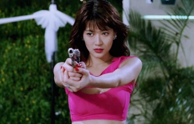 文娟滴励志语日结■她15岁兼职模特，18岁被迫出演低俗片，后却在媒体面前颜面尽失