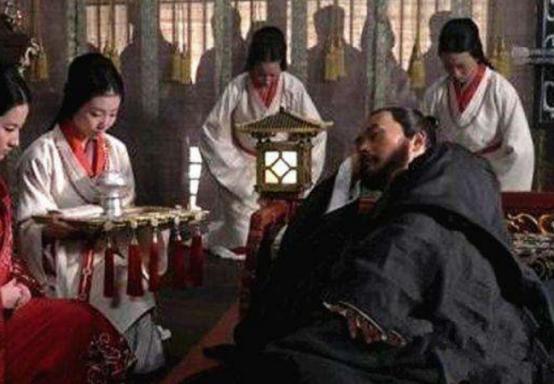 在唐朝的晚期，黄巢为什么要带领农民，来反对朝廷的统治