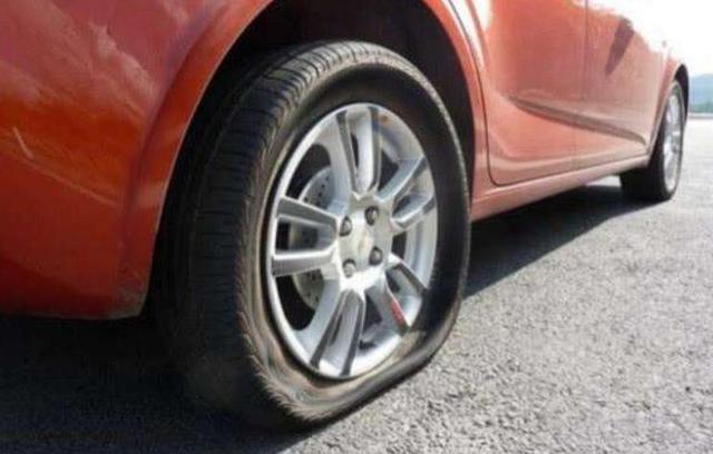 【车聚焦】夏天胎压打高点，还是打低点？听听师傅怎么说