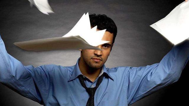 #丁路遥知事#一个做事认真但效率低，一个迟到早退但效率高，哪个员工该留下？