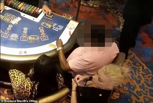 男子在美国赌场被俩女子下药，第二天醒来发现名表和现金都没有了