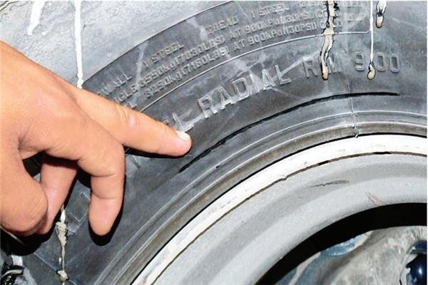 #选车中心#汽车轮胎什么时间要更换呢？这点很重要