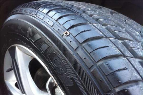 #选车中心#汽车轮胎什么时间要更换呢？这点很重要