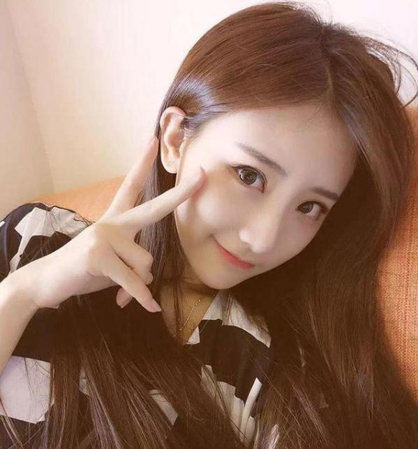 「诺秋情感」 让女生给你加分的8个小细节，男生们可要记好了，这些举动很贴心