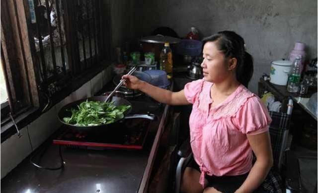 #柠檬美文#二夫妻共用一条腿：种菜干活样样不误，女儿称妈妈是最棒的