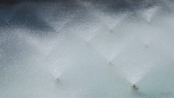 #光明网#每一个温暖而淡然的如今，都有一个悲伤而不安的曾经