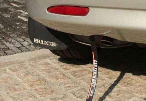 【酷车讯】汽车排气管为什么多了一条绳子？原来用处这么大