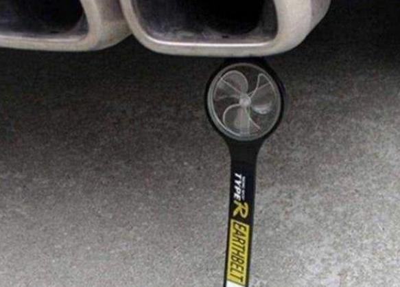 【酷车讯】汽车排气管为什么多了一条绳子？原来用处这么大