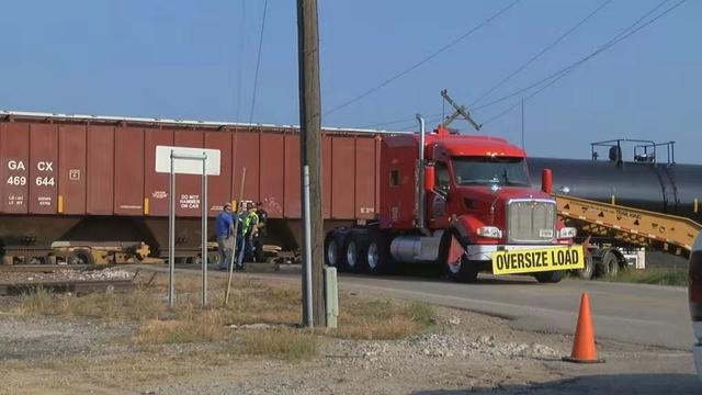 「湖南弹个车吧」开车猛的哥们都注意了，弯道超车虽然帅，但碰上大车千万要注意