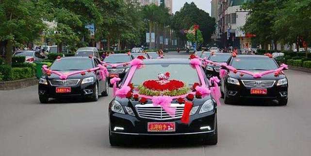 「新能源电动车知识」爱车要去当婚车，婚礼当天却被砸出大洞，车主：是个好日子