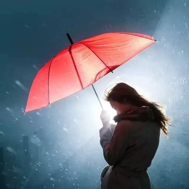 #品读时刻TB#愿有一人懂你的苦，愿有一人疼你入骨