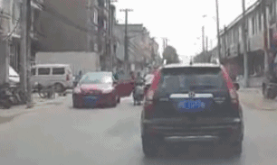 广州驾校林教练@左手开右车门？其实开车门也有大讲究！