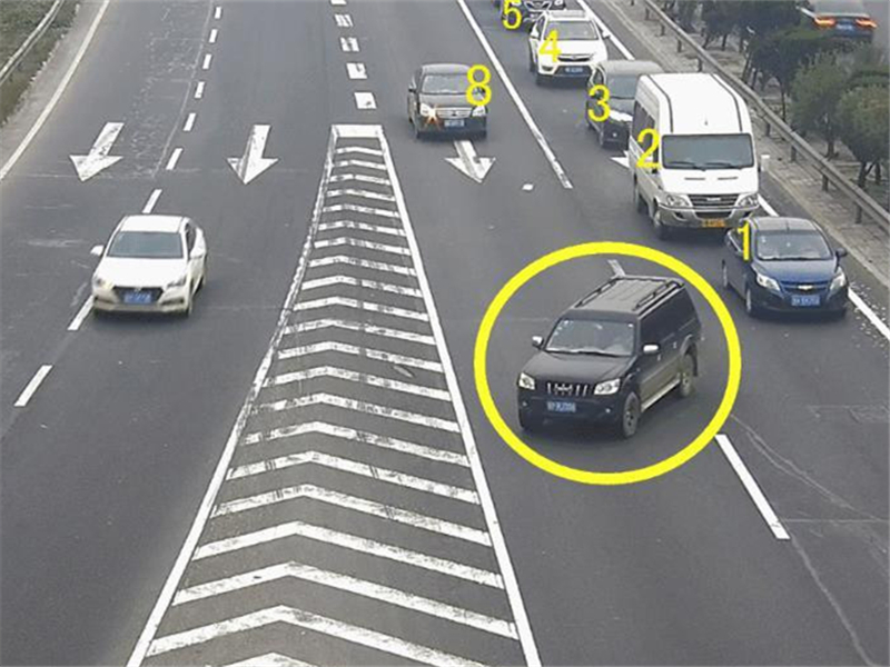 [瑶瑶说车讯]跑高速错过出口别着急，这个方法记住了！老司机：安全又合法！