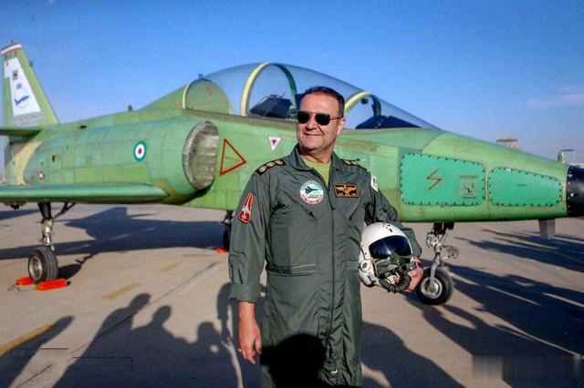 伊朗“亚辛”超音速教练机首飞成功，更像山寨版AT-3高教机