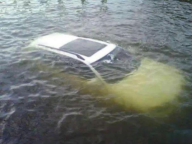 「山东高速交警城阳大队」生命诚可贵 必须要知道的几点汽车脱险常识