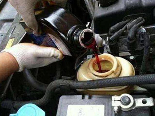 「山东高速交警城阳大队」生命诚可贵 必须要知道的几点汽车脱险常识