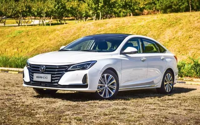 「DIOS车评」中国人打造的轿跑！雷克萨斯脸宝马内饰，只卖10万长得帅跑得快