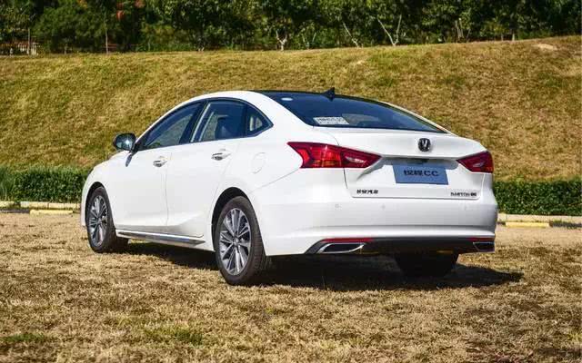 「DIOS车评」中国人打造的轿跑！雷克萨斯脸宝马内饰，只卖10万长得帅跑得快