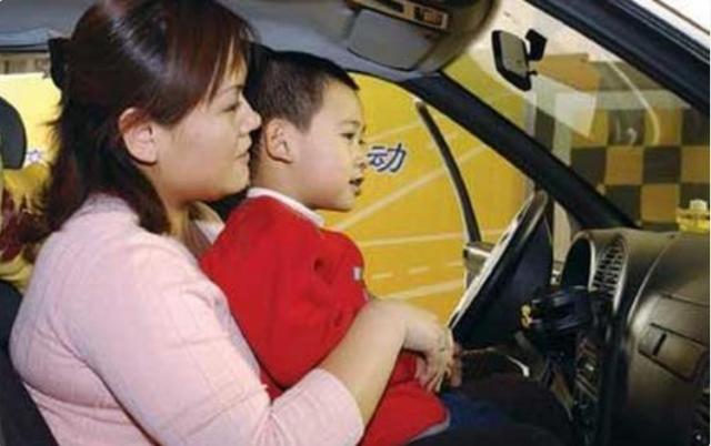 车品：坐副驾驶需要注意的三件事，否则可能面临大风险，甚至是生命