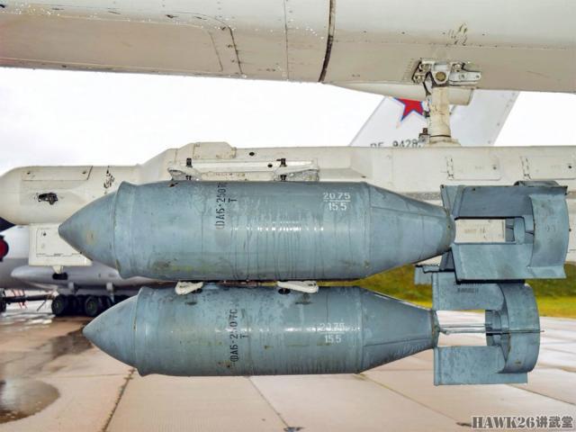 苏-57隐形战机外挂“铁炸弹”引来吐槽 说说这种高阻弹药的故事