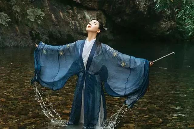 「美文分享」人生最难的是什么？这里只有见解没有答案。