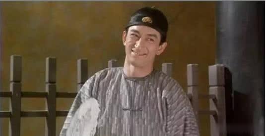 古风君■俗话说：人无笑脸莫开店，下一句才是经典，做生意的更要多注意