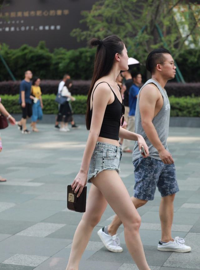 「不笑浪费啦啦啦」情感：追过方知词穷，伤过方知心痛