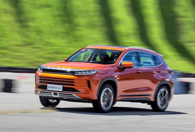 「汽修老王」国产又一好货上市，双屏设计逼格满满，动力超强劲