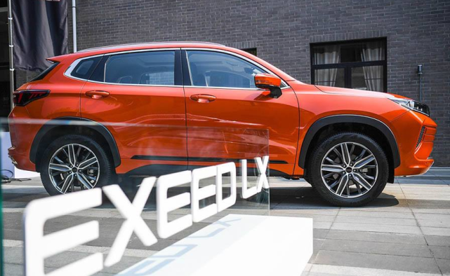 「汽修老王」国产又一好货上市，双屏设计逼格满满，动力超强劲