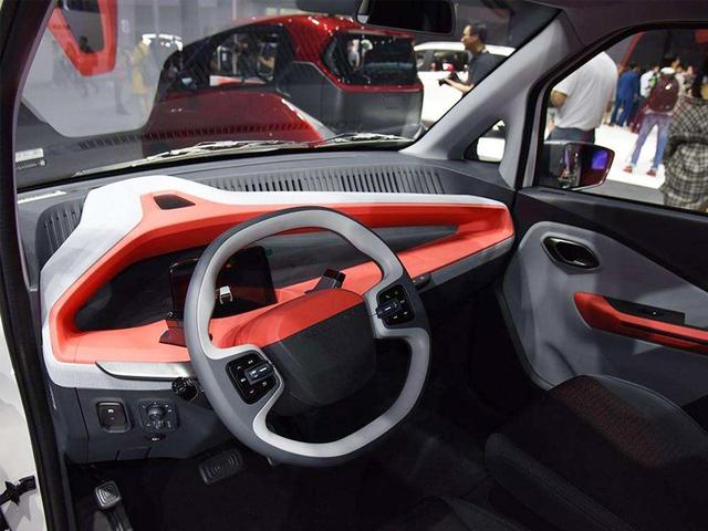 「职业骑士」2.5米的电动车来了，带前后独悬，看到价格后网友直接抛弃摩托车