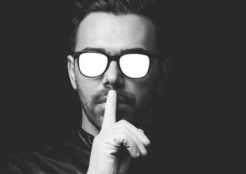 华云头条：心理学：当你身边出现这三个小细节，说明有人正在暗中欺骗你！