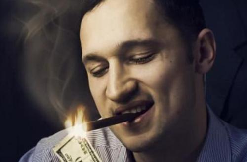 华云头条：心理学：当你身边出现这三个小细节，说明有人正在暗中欺骗你！