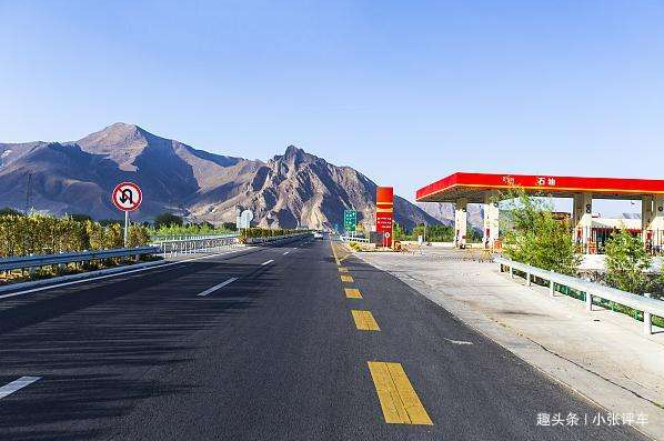 #小张评车#仪表盘上的油灯亮了还可以开吗？老司机：这都不懂，小心开坏了！