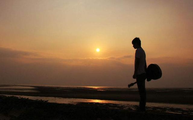 #年华好文章#如果你喜欢一个人，那你就先这样