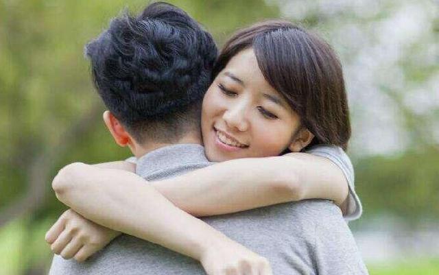 「情感小冬姐」睡觉时，男人有这些冷漠的举动，那他八成有了其他女人，别不在意