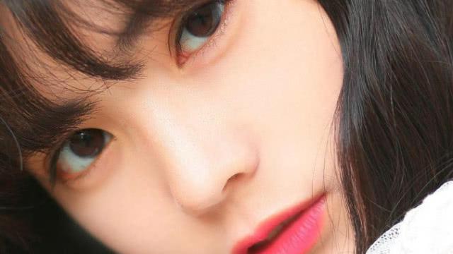 花弄影：晚上睡觉时，女人给你发这“五个字”，就是在说她很想你