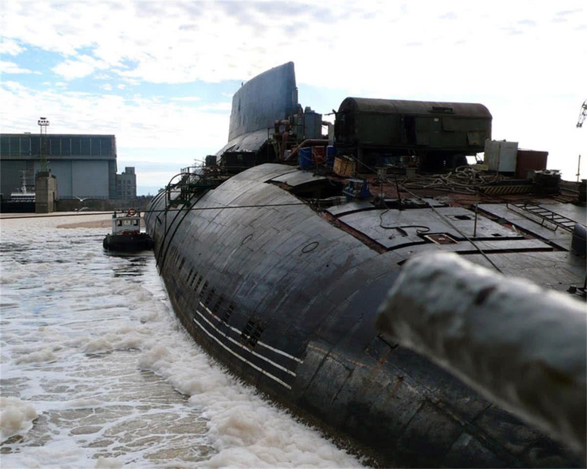 俄罗斯巨无霸核潜艇，一艘可摧毁一个国家，为何要将其拆毁