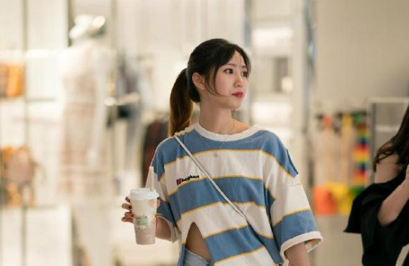 「有骨气的人啊」不要去恨离开你的人，要做的是让他后悔离开你。