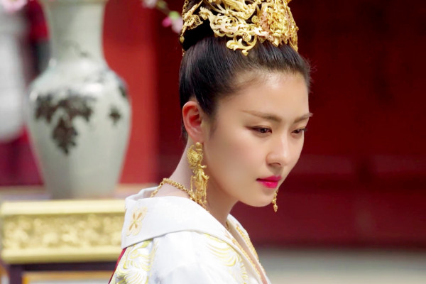 高丽人当了中国皇后，不思回报母国，反倒唆使儿子率兵攻打高丽