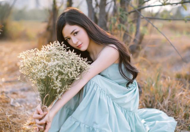 [校园留声机]爱发朋友圈的女人，常发这些信息对自己不好，也会被人嫌弃