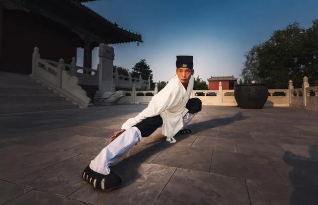 【老蒋书房】修行体悟：最消耗你能量的，莫过于你的担心与不安！