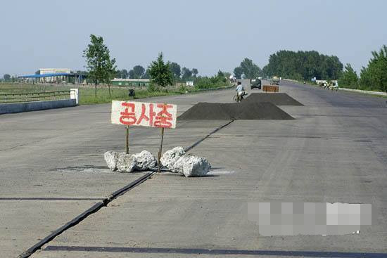 「小霸王谈车」在朝鲜跑高速是啥体验，堵车吗？车主：一脚油门踩到底，还不收费